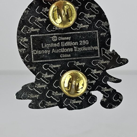 Disney Auctions Mickey Mouse Dracula Vampire Halloween 2003 LE 250 Pin - Picture 6 of 7